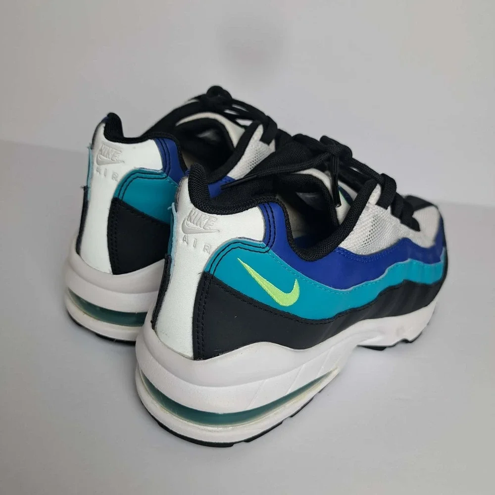 Nike Air Max 95 Sneaker Kids 5.5Y GS Oracle Aqua Comfort Lace Up Walking Shoes
